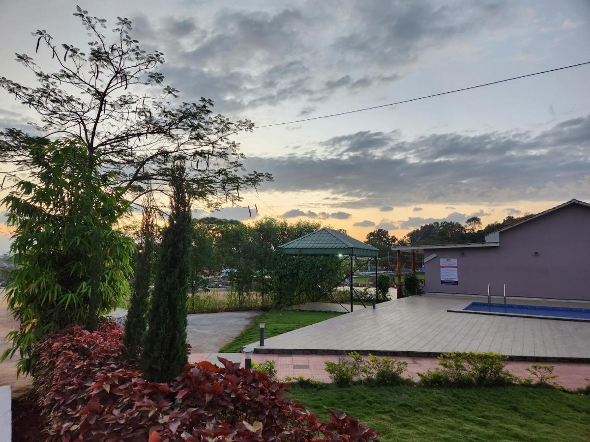 Hillrock Resort & Villas, Neral-Karjat Dış mekan fotoğraf